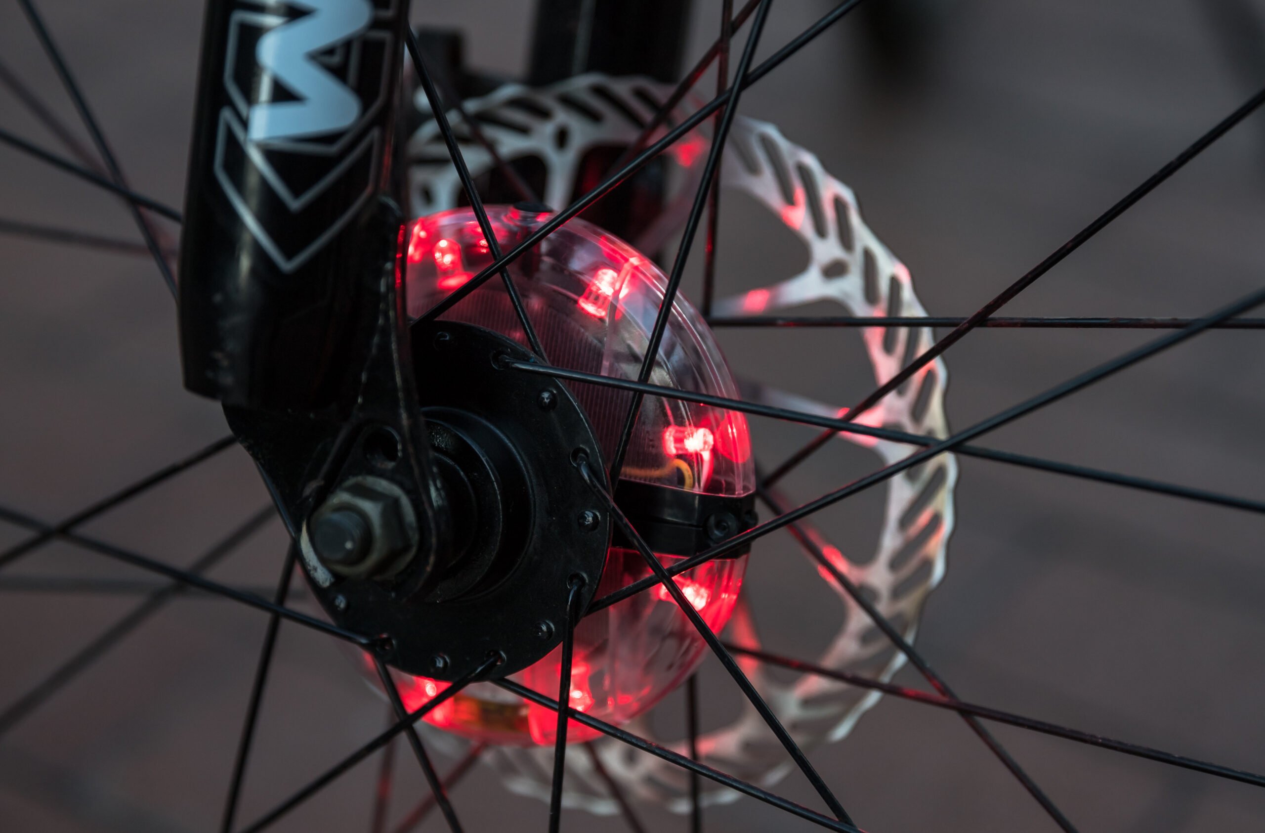 Waterproof USB Rechargeable LED Bike Wheel Lights (7 LED, 9 Colors) - Image 14