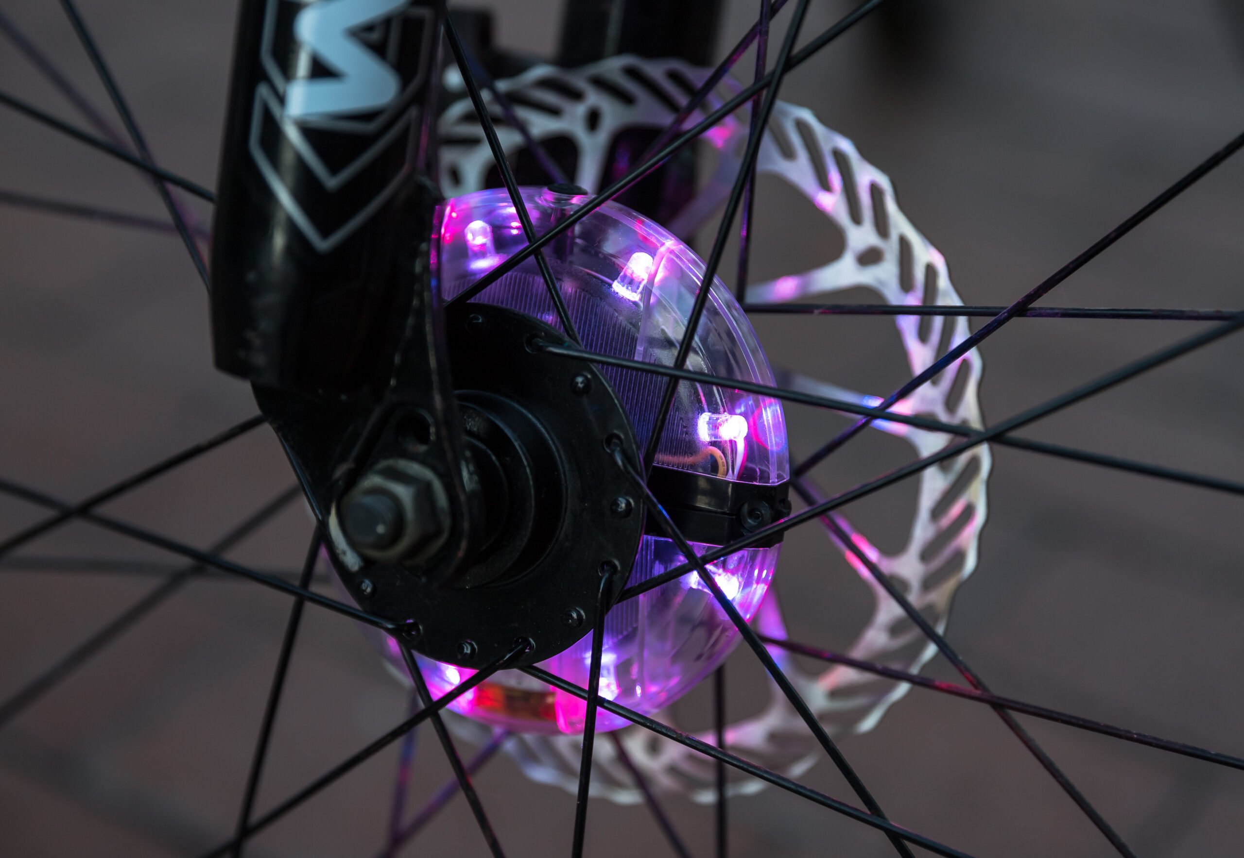 Waterproof USB Rechargeable LED Bike Wheel Lights (7 LED, 9 Colors) - Image 10