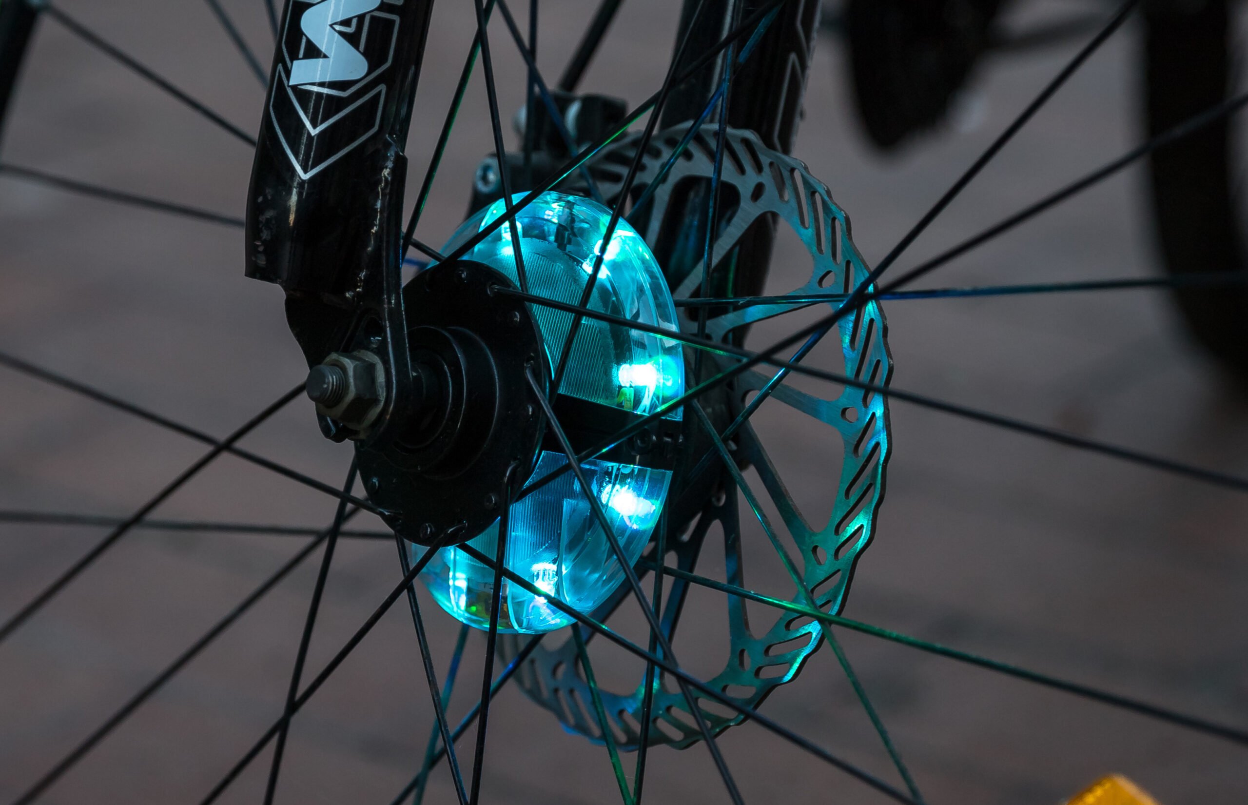 Waterproof USB Rechargeable LED Bike Wheel Lights (7 LED, 9 Colors) - Image 13