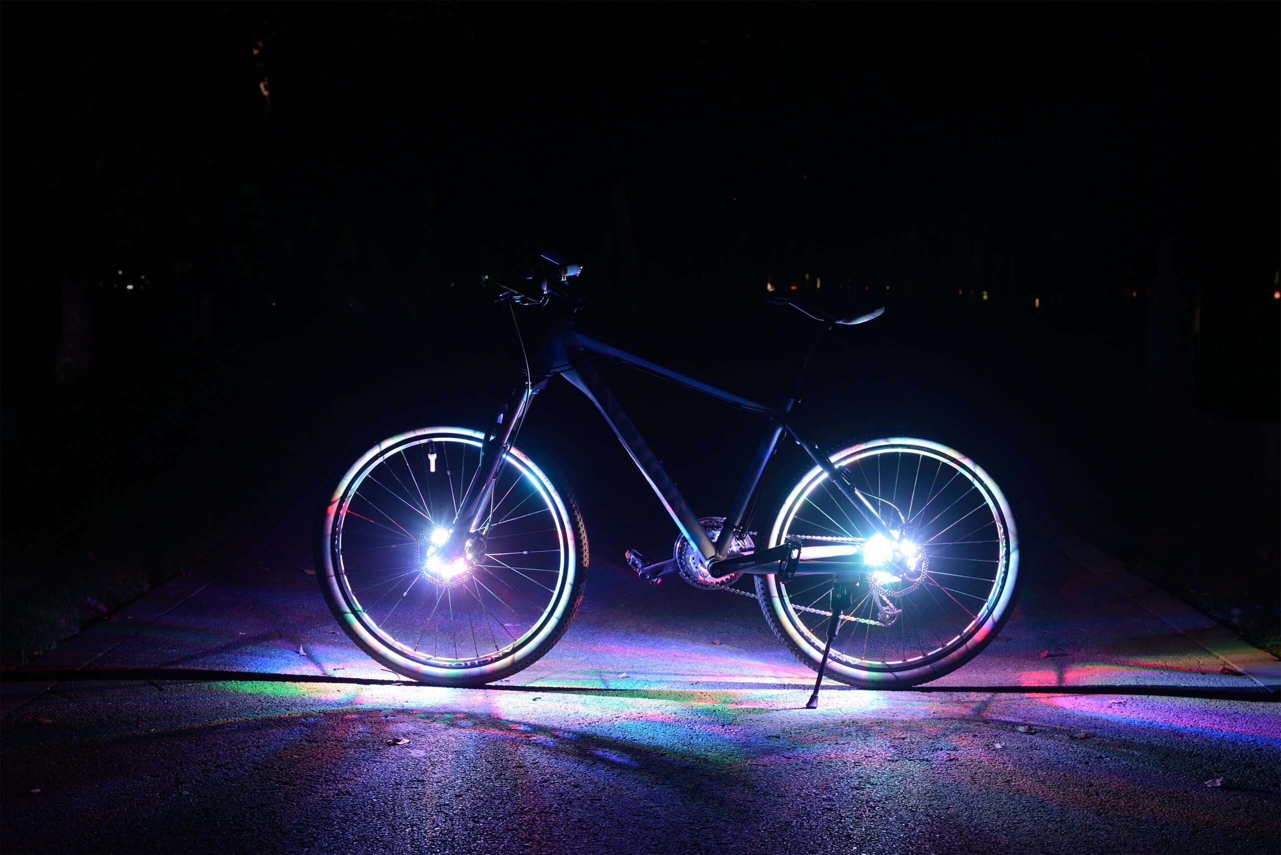 Waterproof USB Rechargeable LED Bike Wheel Lights (7 LED, 9 Colors) - Image 3
