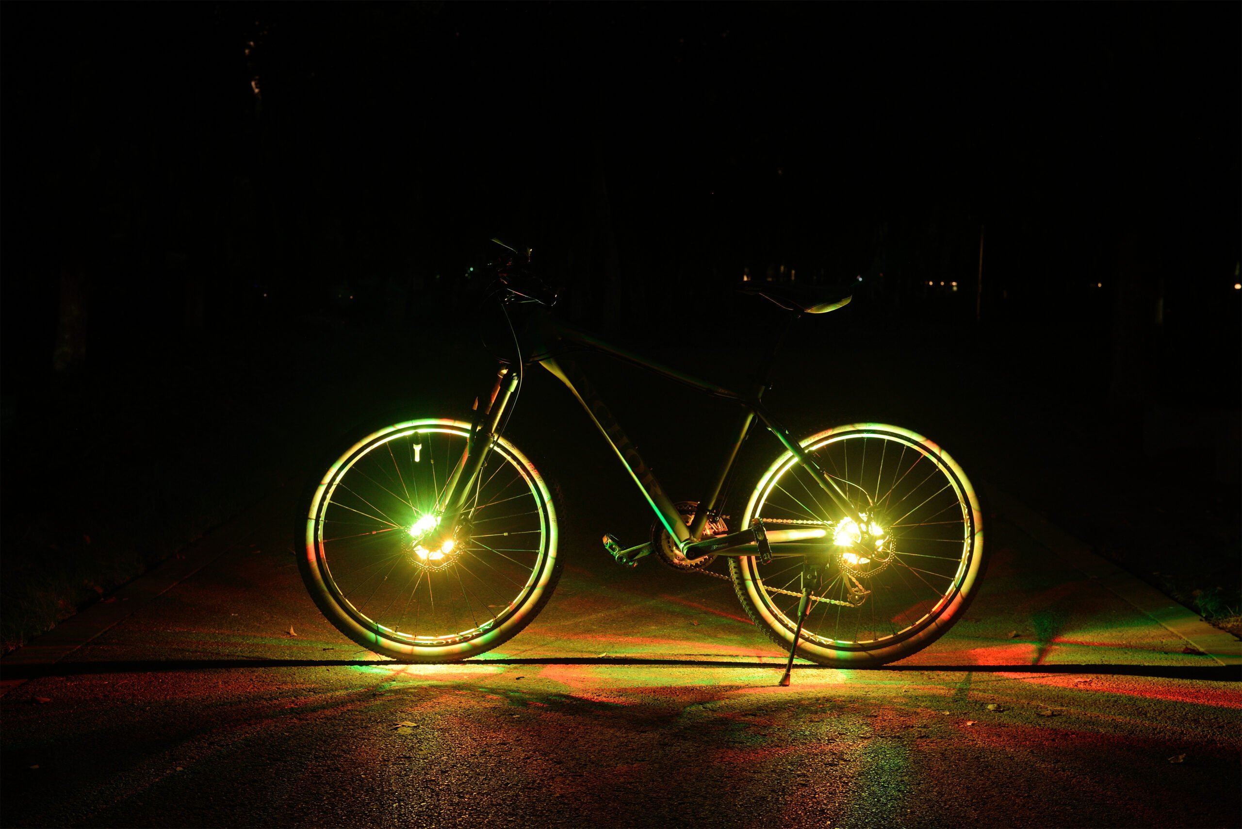 Waterproof USB Rechargeable LED Bike Wheel Lights (7 LED, 9 Colors) - Image 7