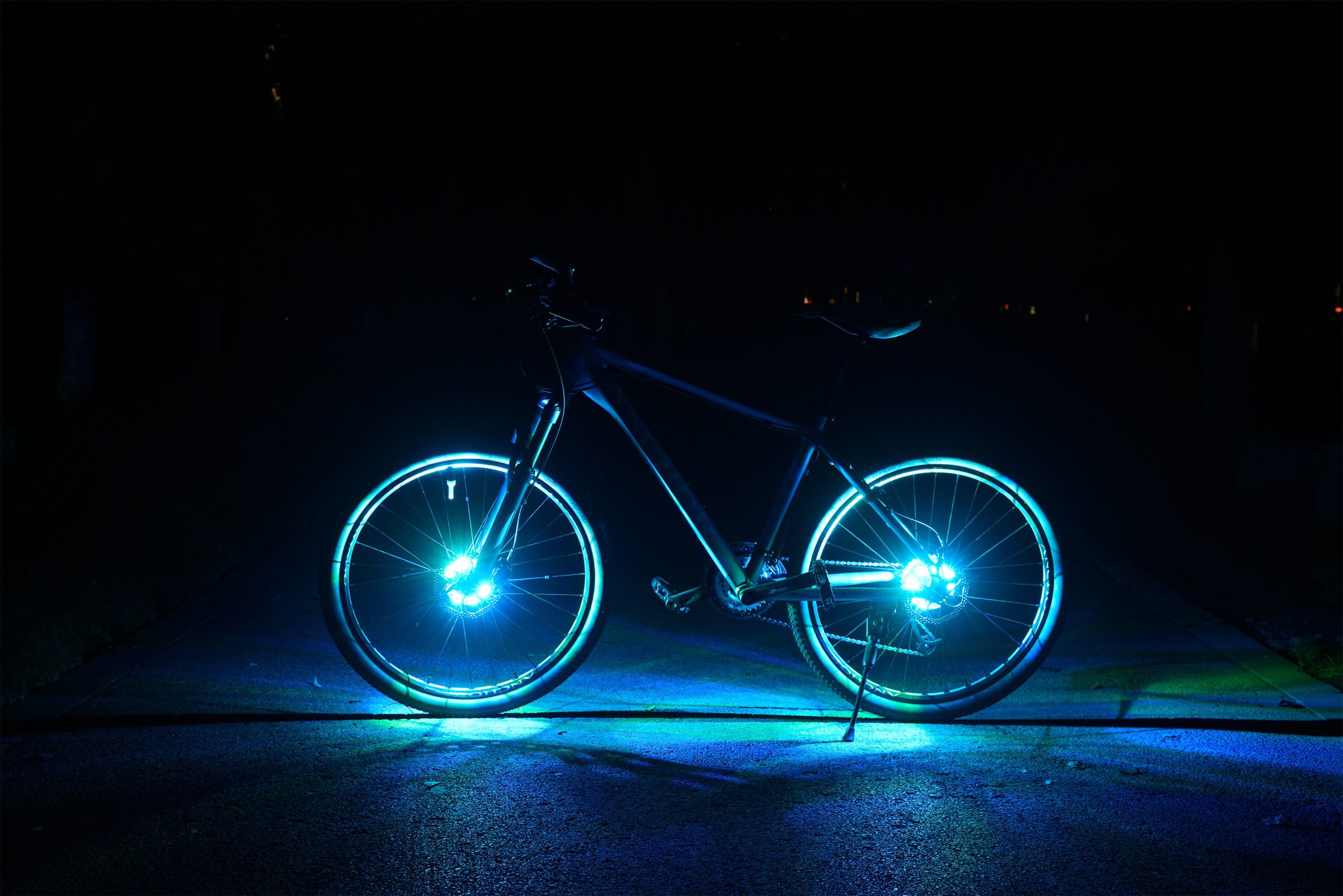 Waterproof USB Rechargeable LED Bike Wheel Lights (7 LED, 9 Colors) - Image 8